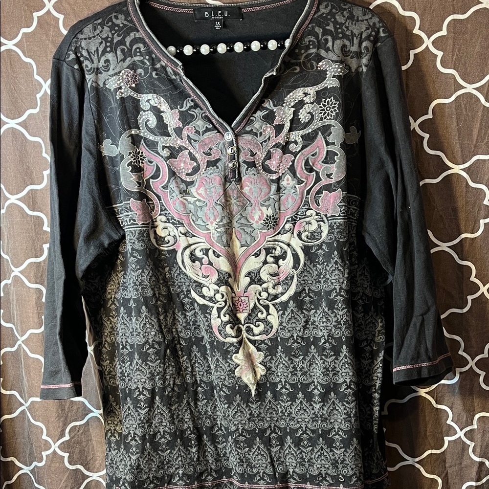 B.L.E.U. Floral Graphic Top